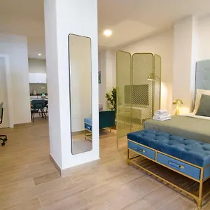 https://letmalaga-modern.hotelsinnerja.org